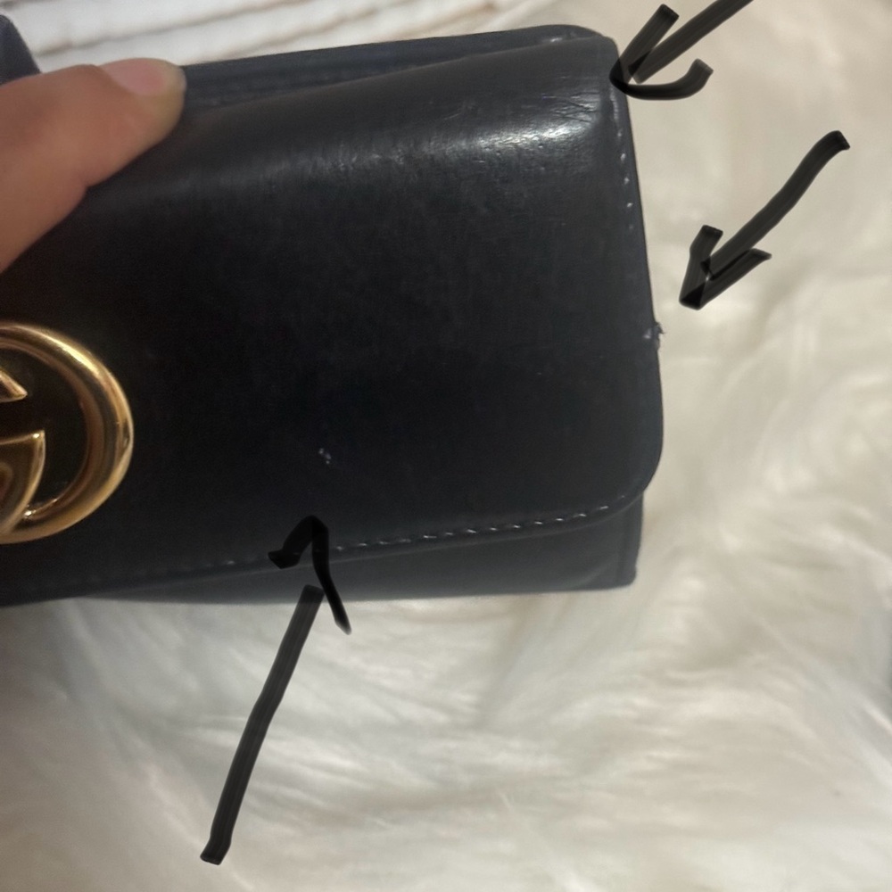 Vintage Gucci Black Leather Waist wallet with Gold Emblem - Picture 12 of 17